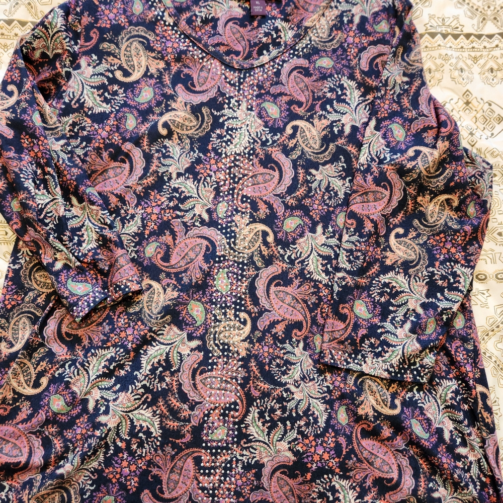 Womens Paisley Print 3/4 Sleeve Shirt. XL